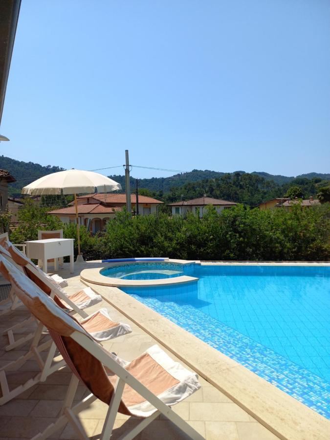 Villa Ester Camaiore Bagian luar foto