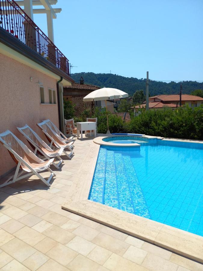 Villa Ester Camaiore Bagian luar foto